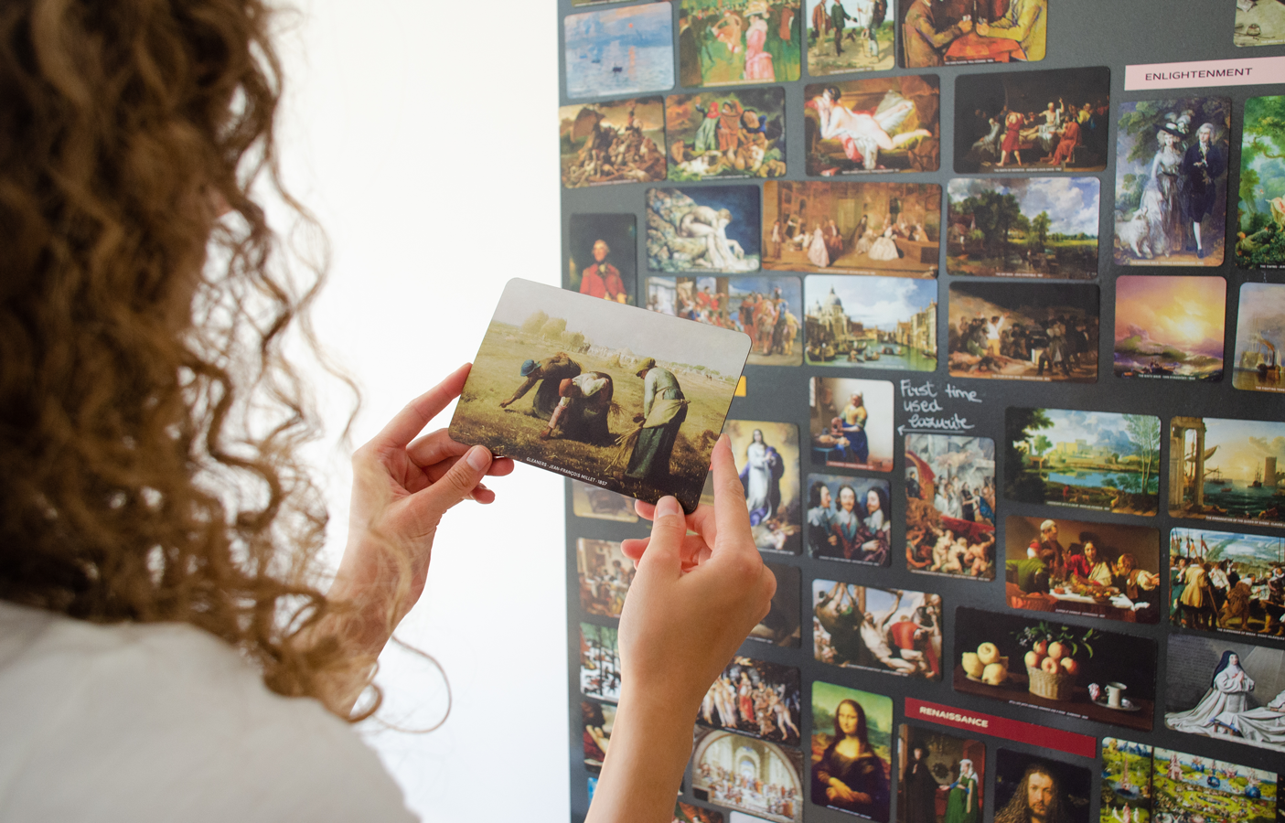 Large ARTWALL + 90 Art Magnets